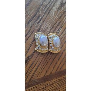 Vintage Faux Pearl And Rhinestone Set Ornate Retro Design Clip On Earrings